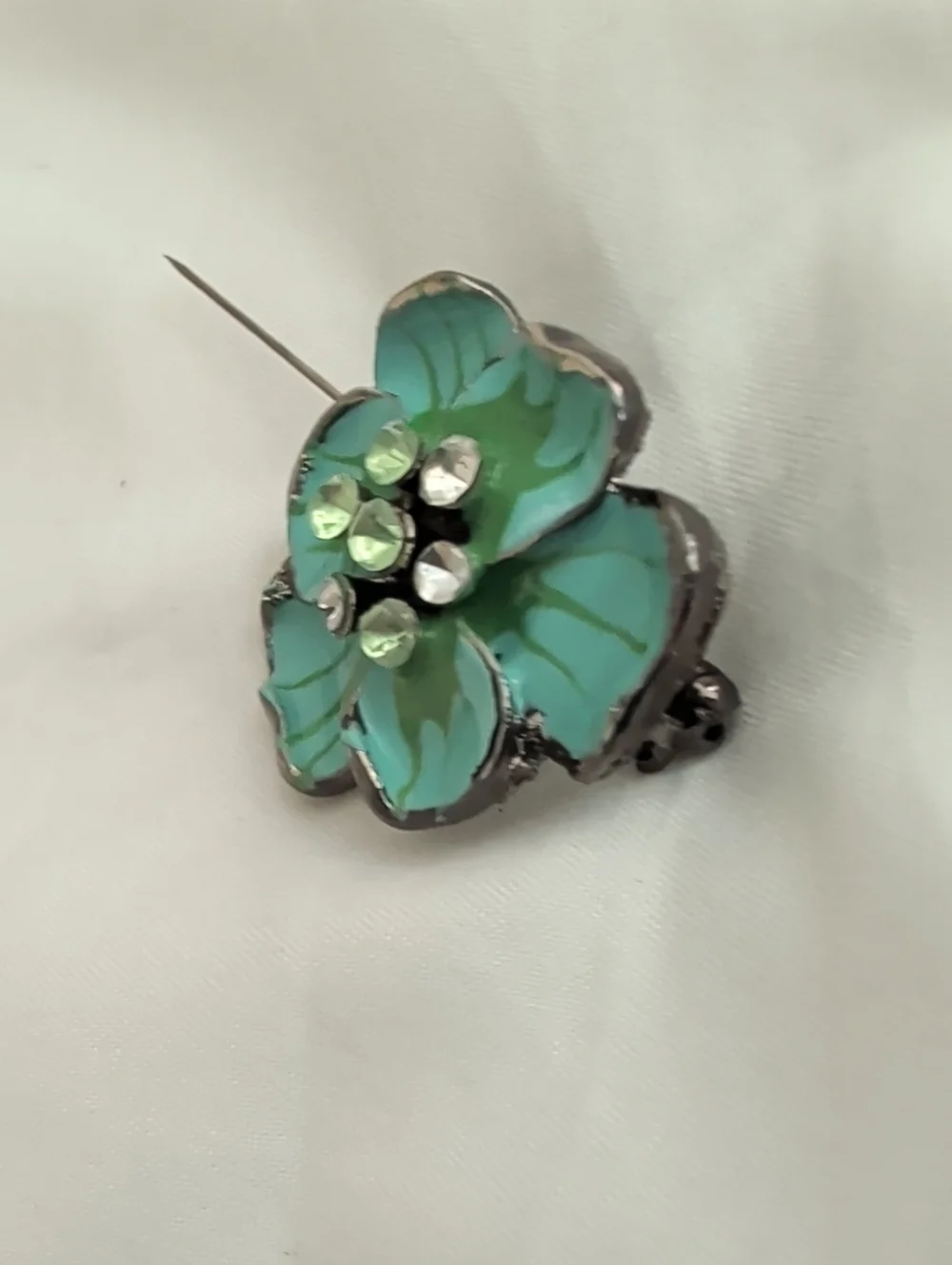 Elegant Vintage Mint Green Enamel Floral Brooch w/Light Green Crystal Centers